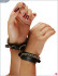 Декорированные цепочками узкие наручники